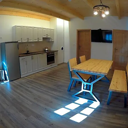 Roubenka Pod Capim Vrchem Vernirovice